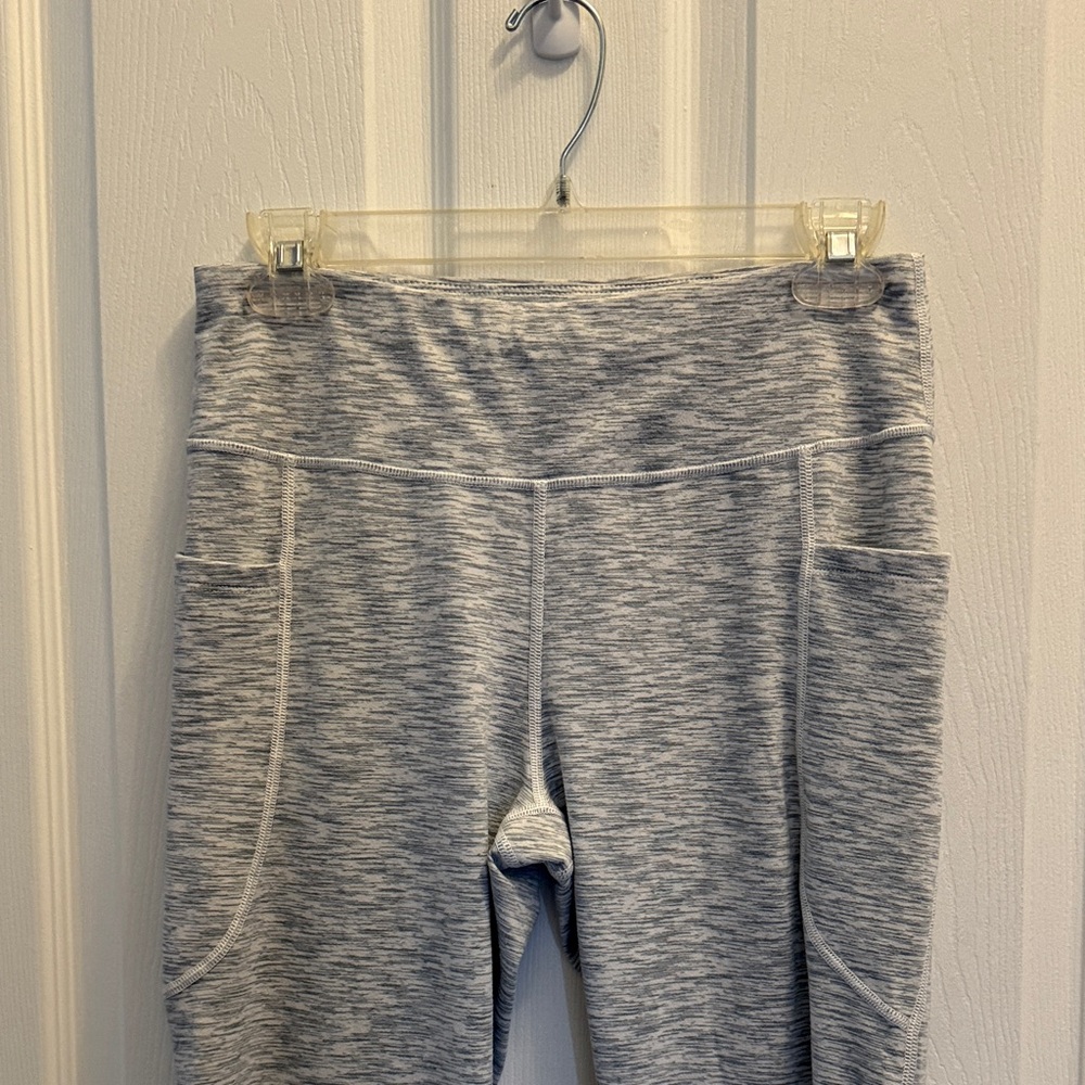 Women’s Gray Space-Dye Leggings with Pockets
